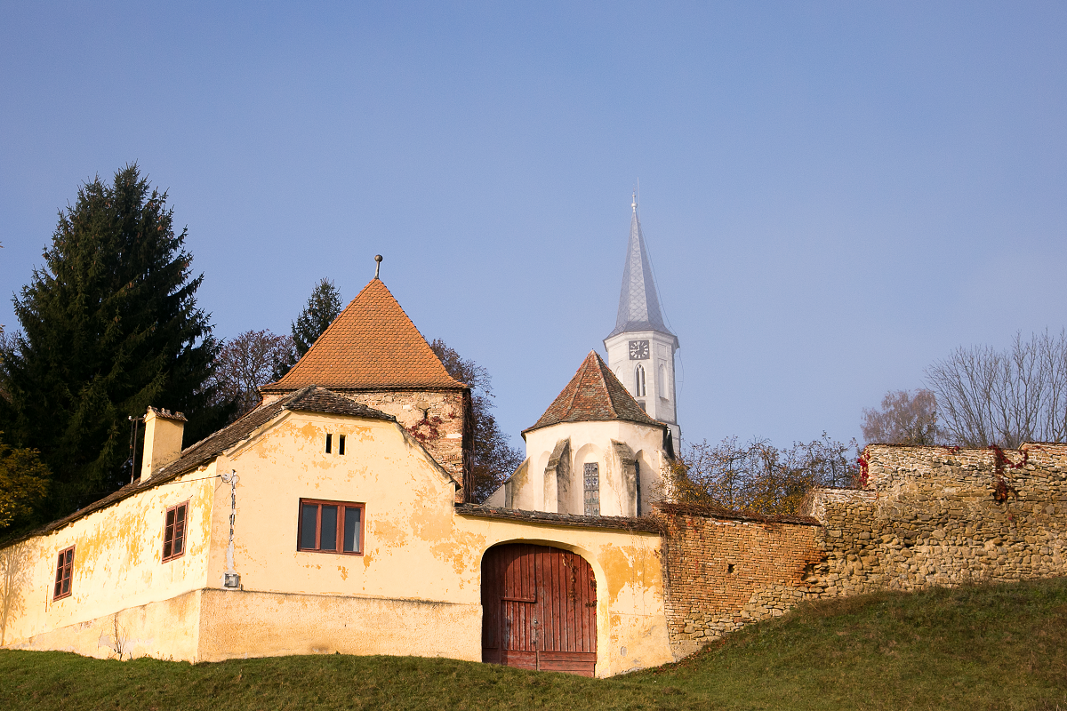 Fortified Church Alţâna / Alzen